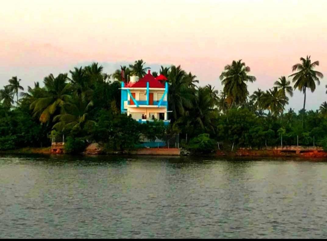 Victoria'S River View Resort بونديتْشيري المظهر الخارجي الصورة