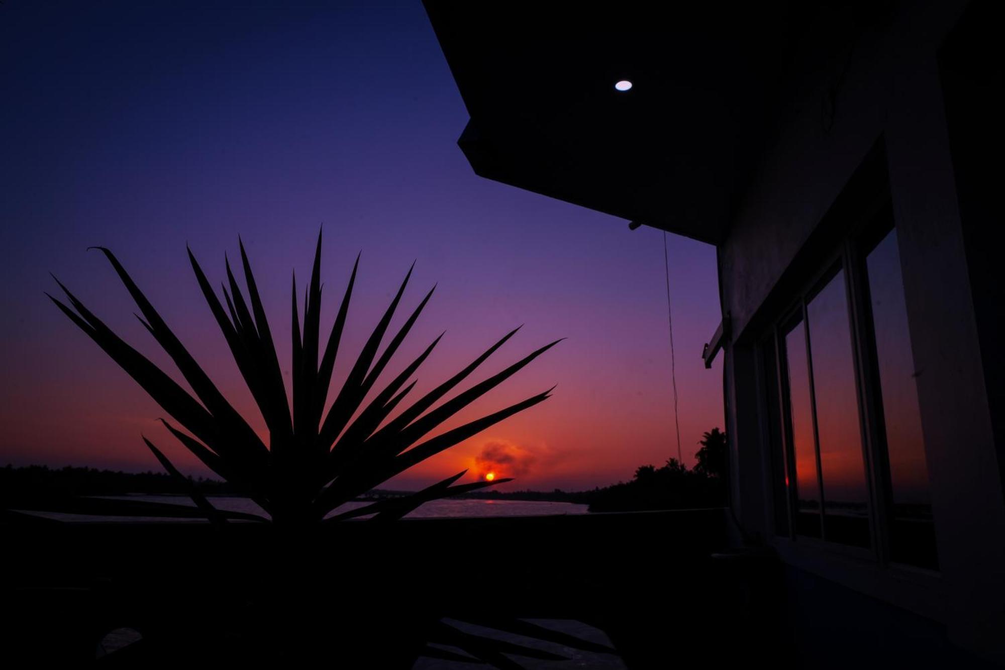 Victoria'S River View Resort بونديتْشيري المظهر الخارجي الصورة