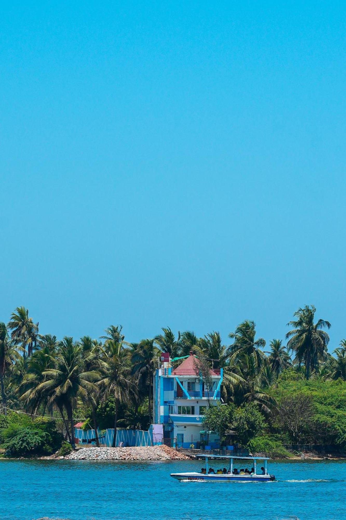 Victoria'S River View Resort بونديتْشيري المظهر الخارجي الصورة