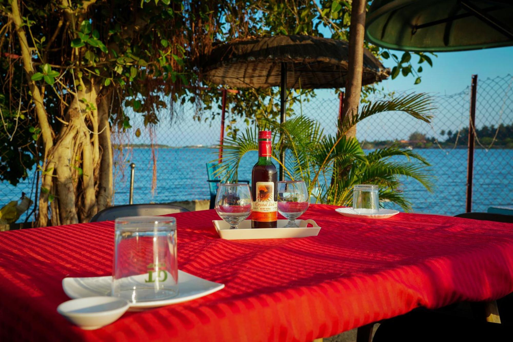 Victoria'S River View Resort بونديتْشيري المظهر الخارجي الصورة