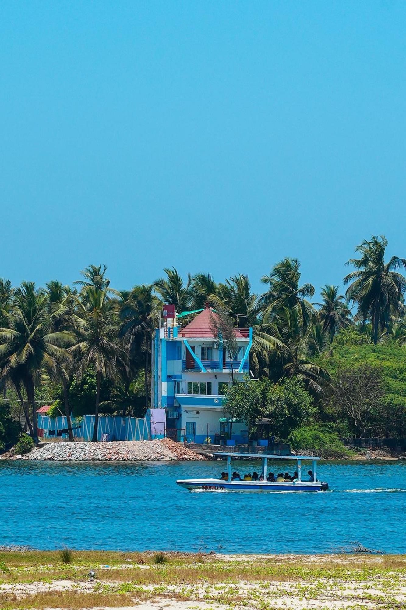 Victoria'S River View Resort بونديتْشيري المظهر الخارجي الصورة