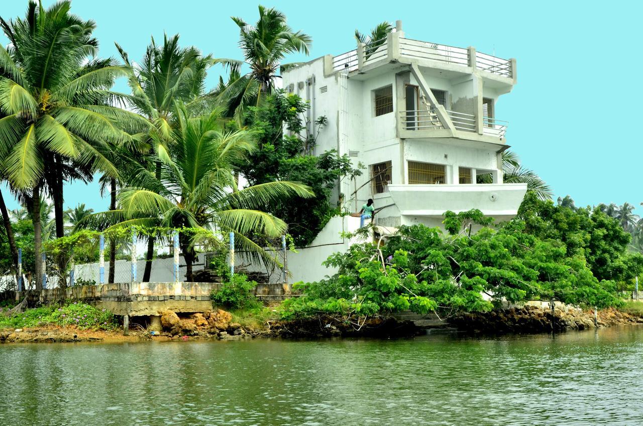 Victoria'S River View Resort بونديتْشيري المظهر الخارجي الصورة